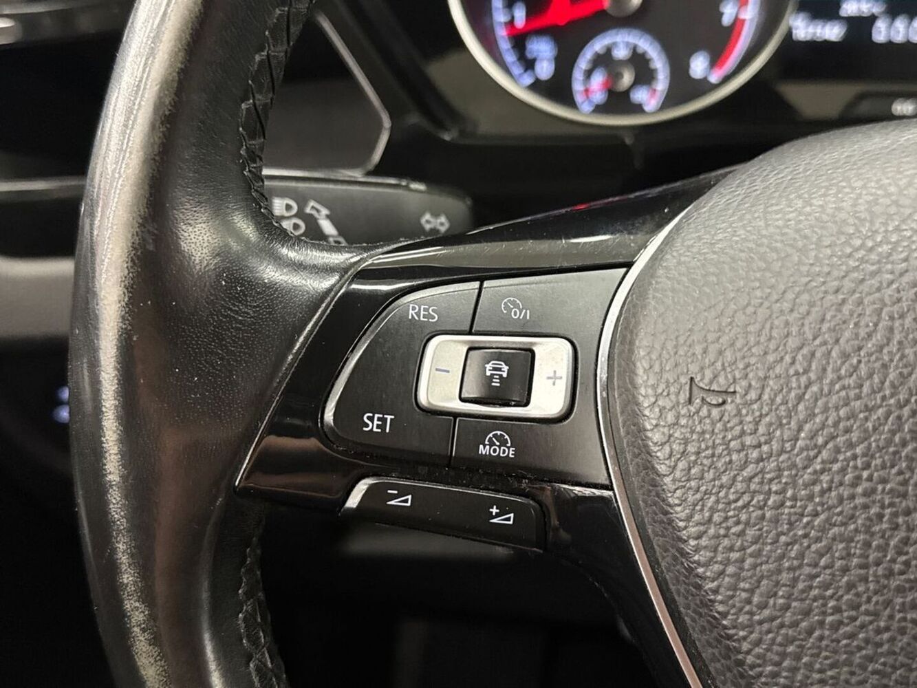 Volkswagen Touran vaihtoauto