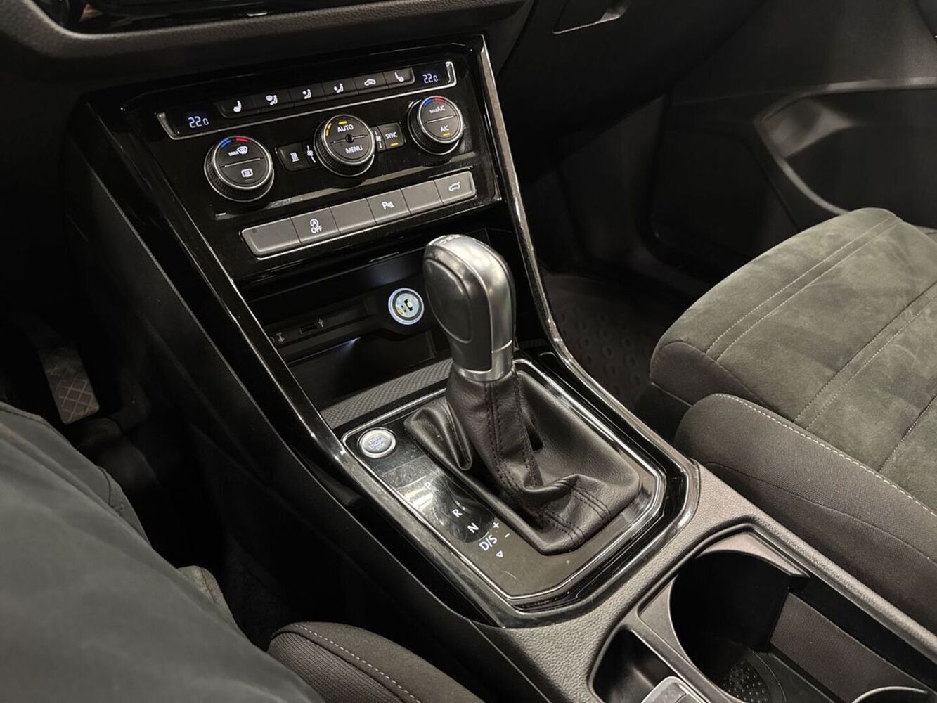 Volkswagen Touran vaihtoauto