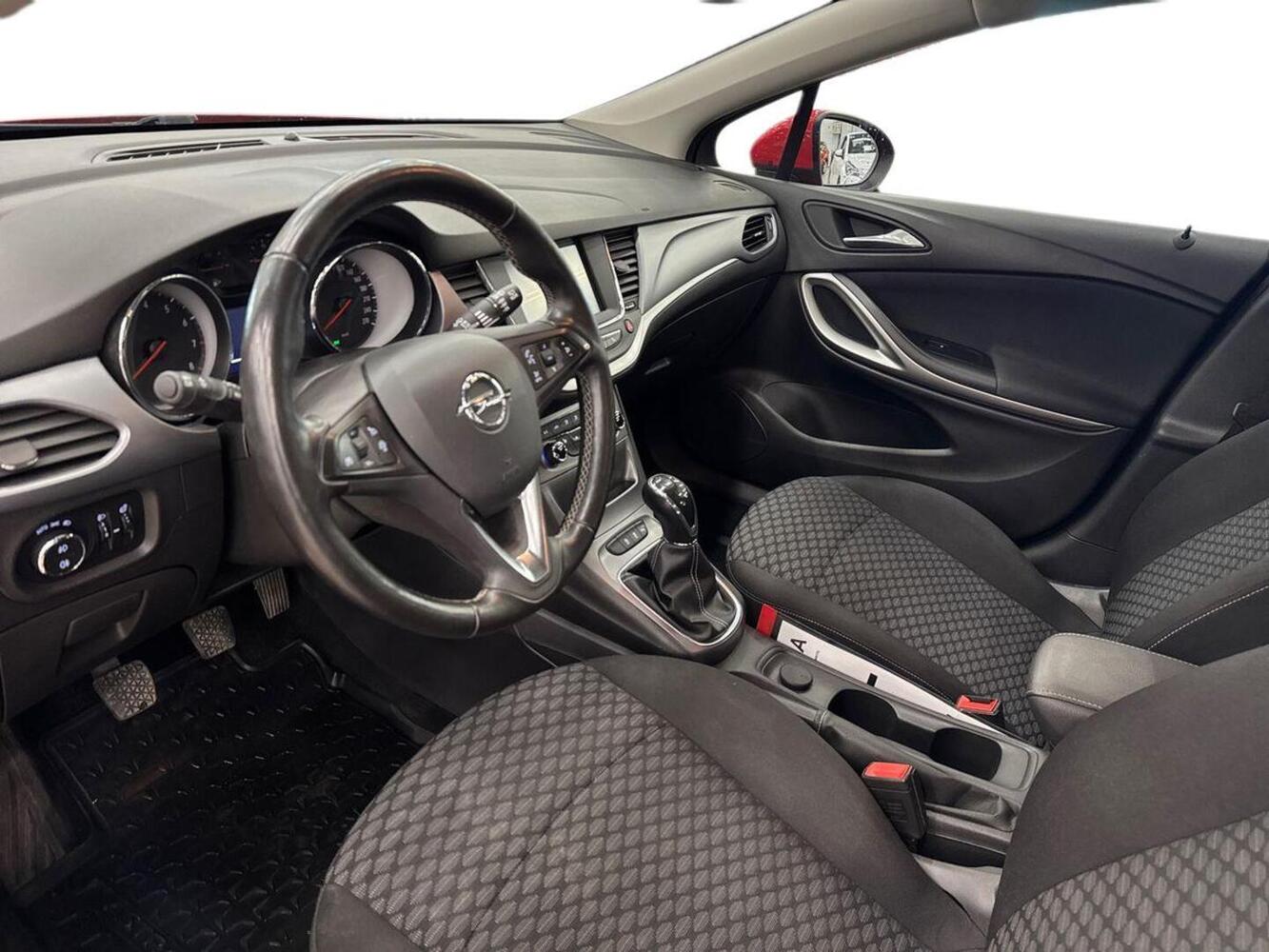 Opel Astra vaihtoauto