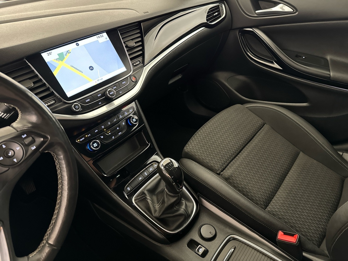 Opel Astra vaihtoauto