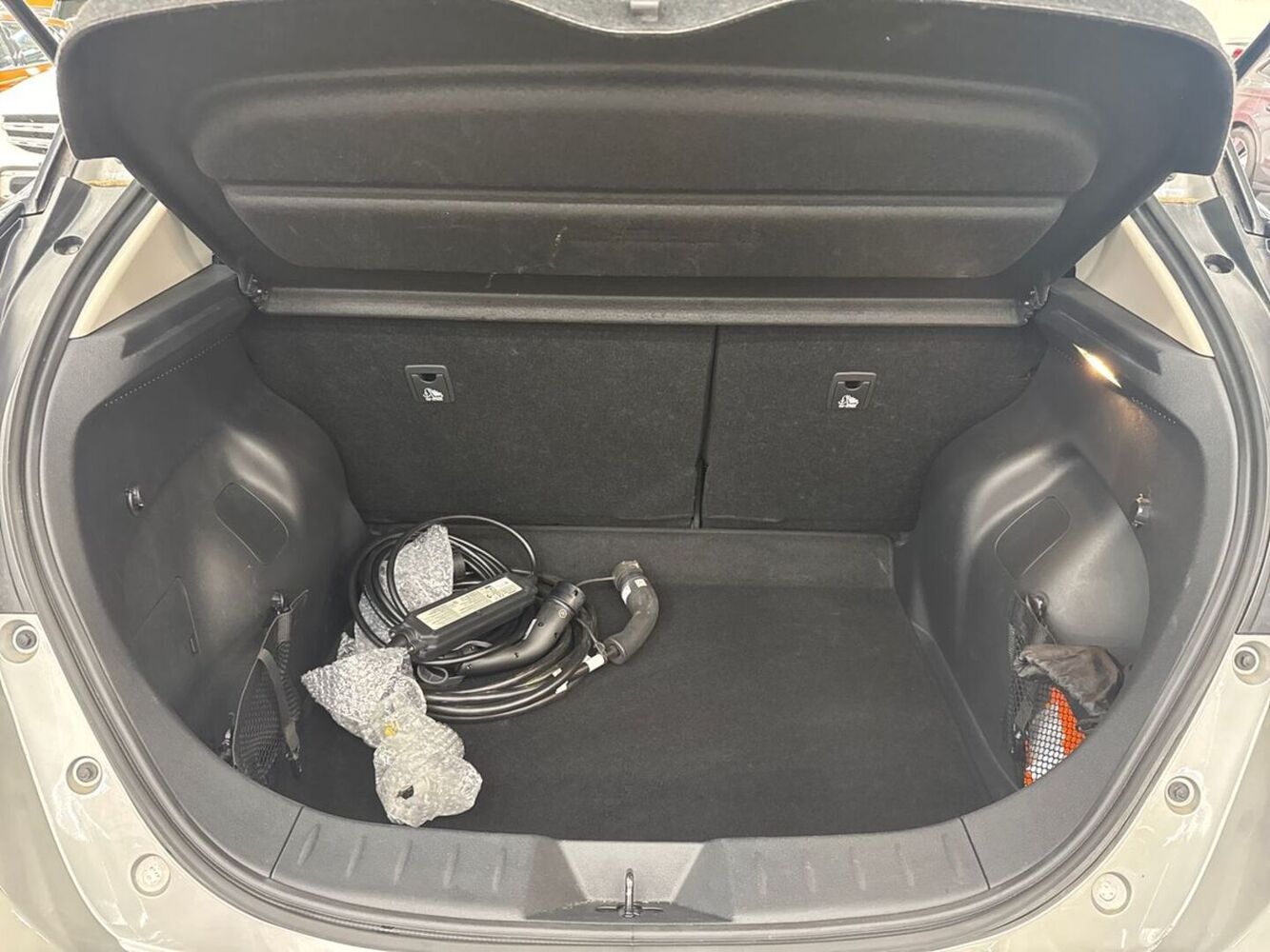 Nissan Leaf vaihtoauto