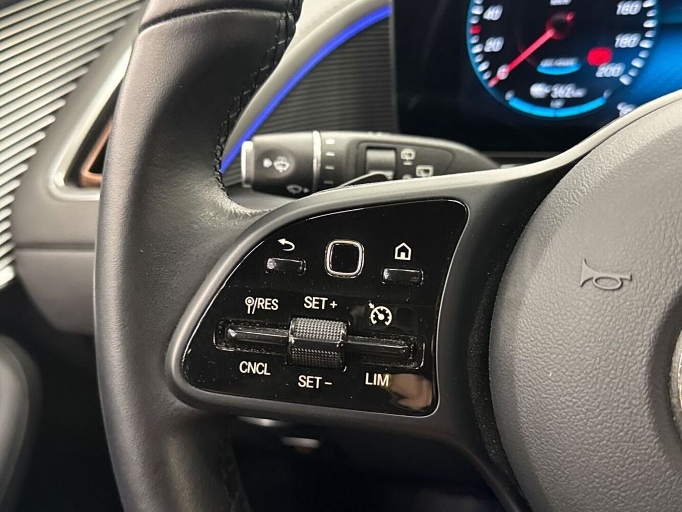 Mercedes-Benz EQC vaihtoauto