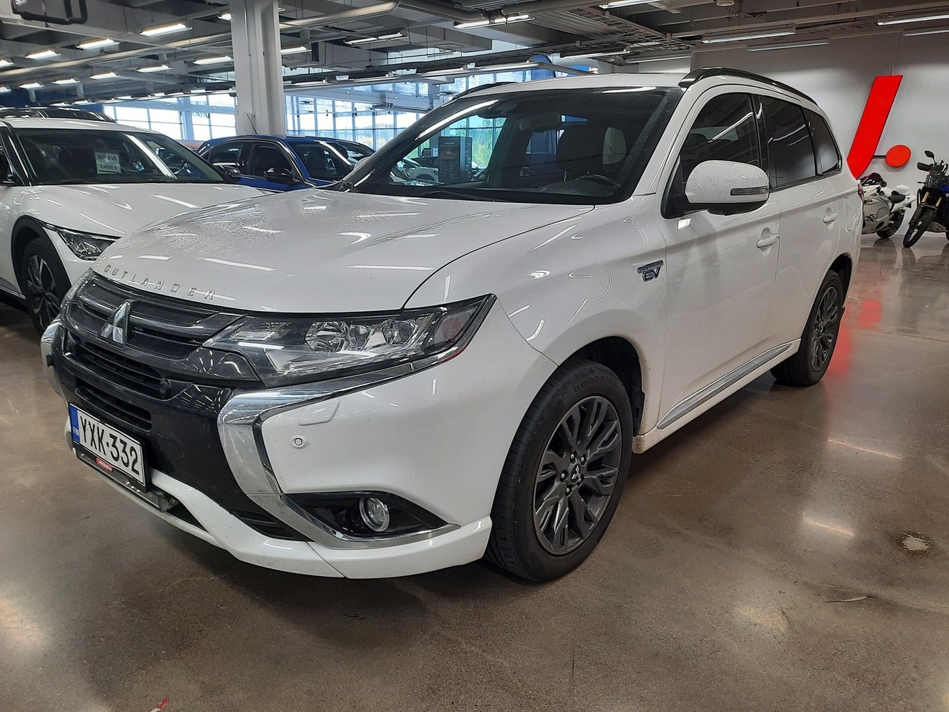 Mitsubishi Outlander PHEV vaihtoauto