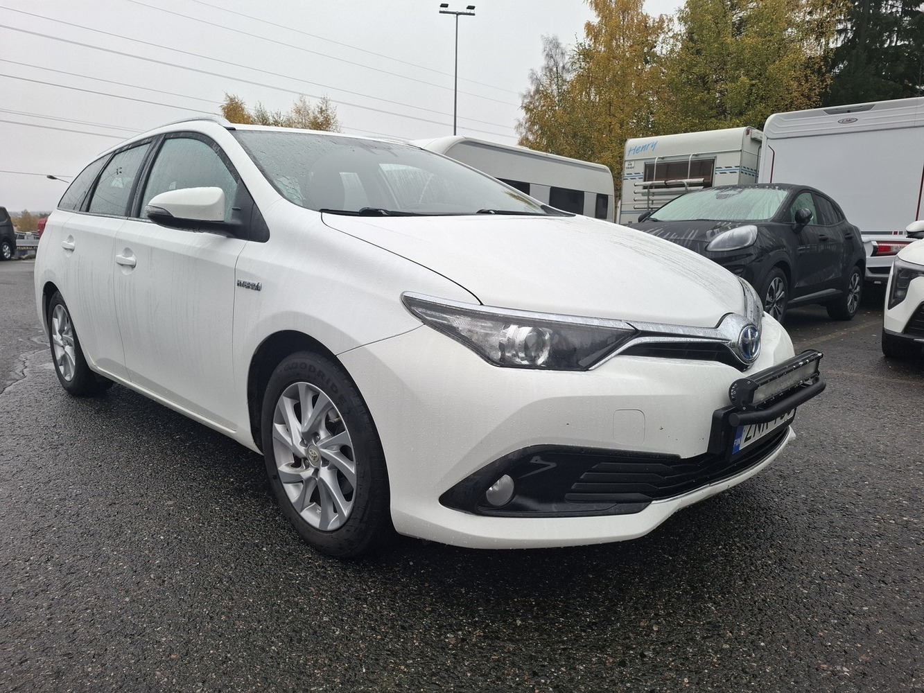 Toyota Auris vaihtoauto