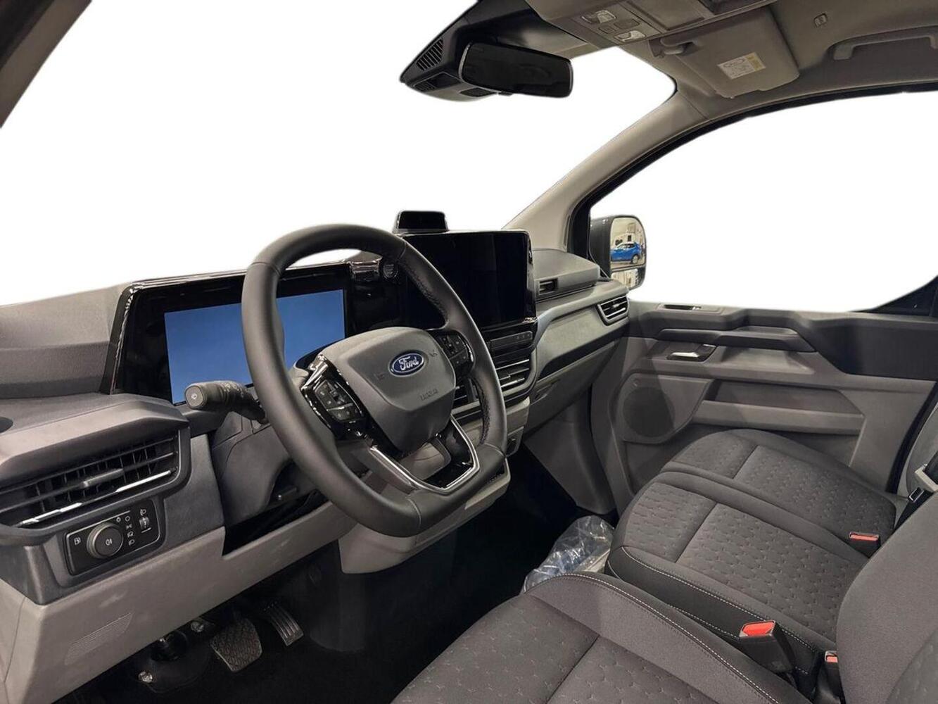 Ford Tourneo Custom vaihtoauto