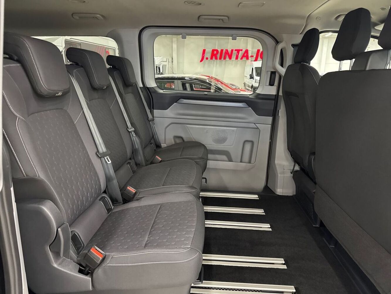 Ford Tourneo Custom vaihtoauto