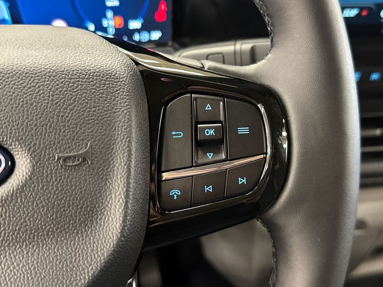Ford Tourneo Custom vaihtoauto