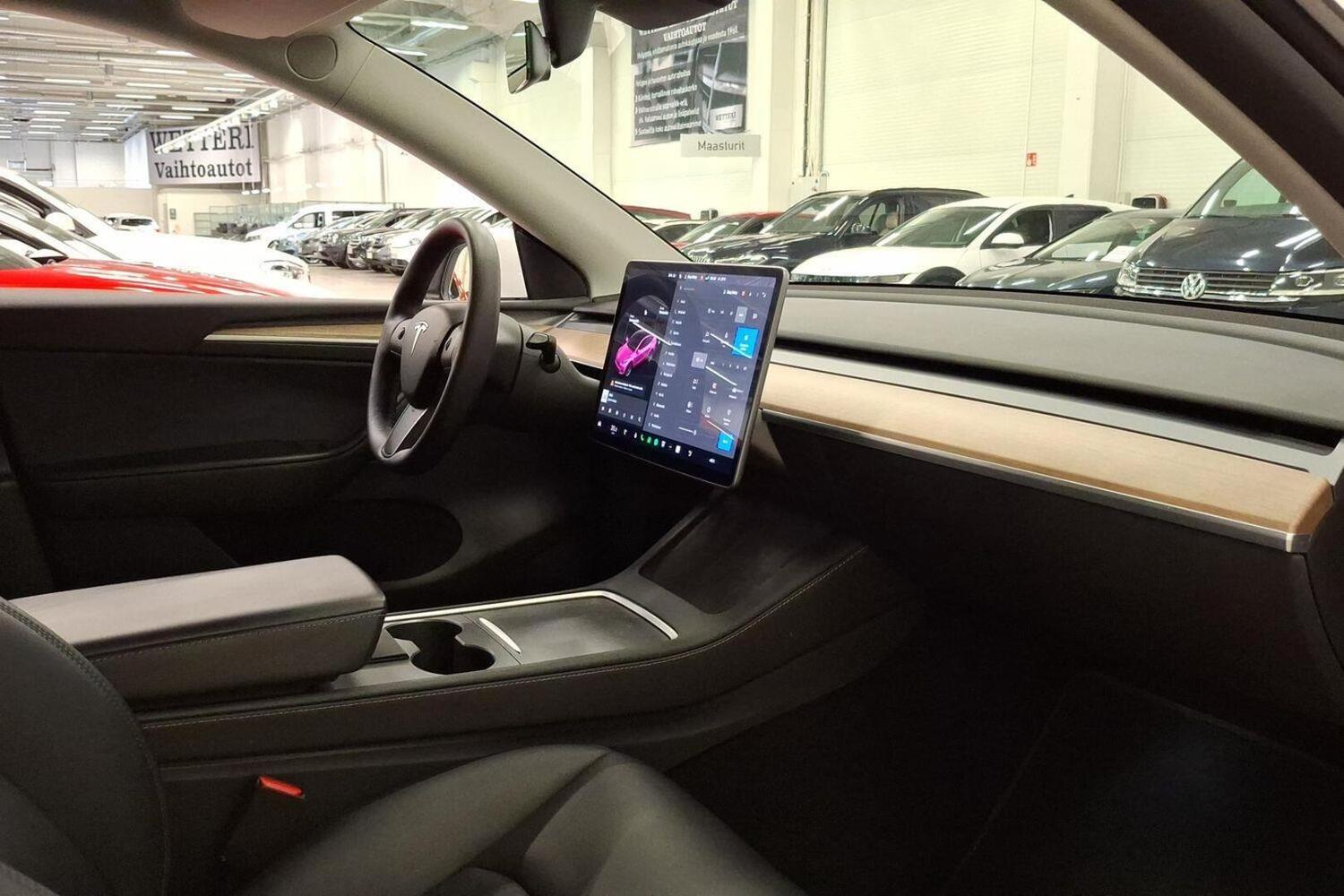 Tesla Model Y vaihtoauto