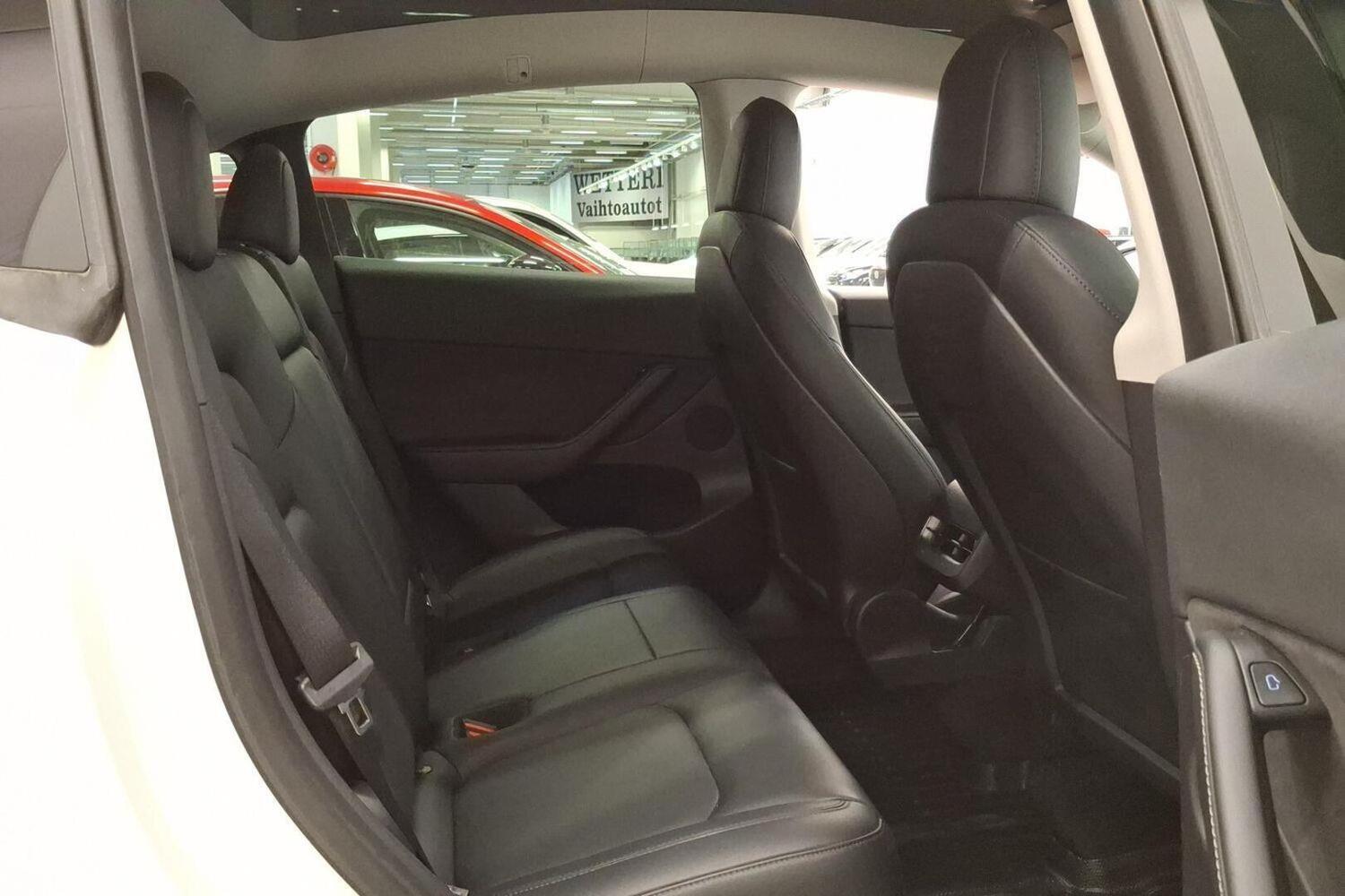 Tesla Model Y vaihtoauto