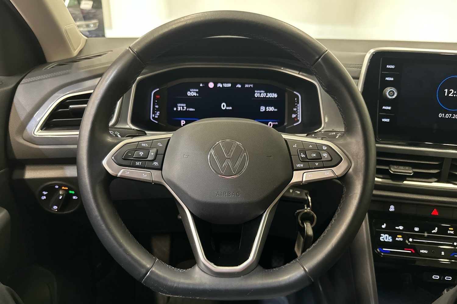 Volkswagen T-Roc vaihtoauto