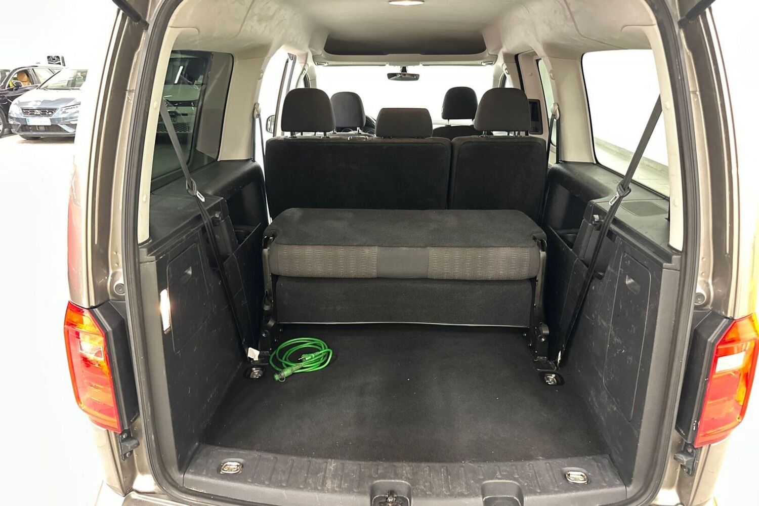 Volkswagen Caddy Maxi vaihtoauto