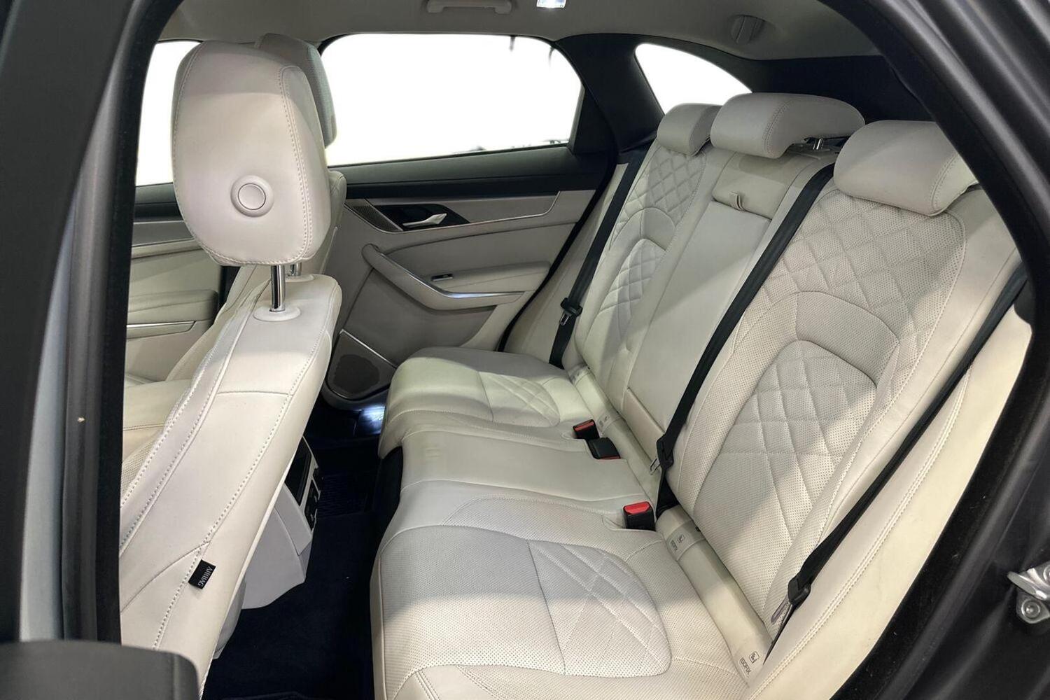 Jaguar F-PACE vaihtoauto