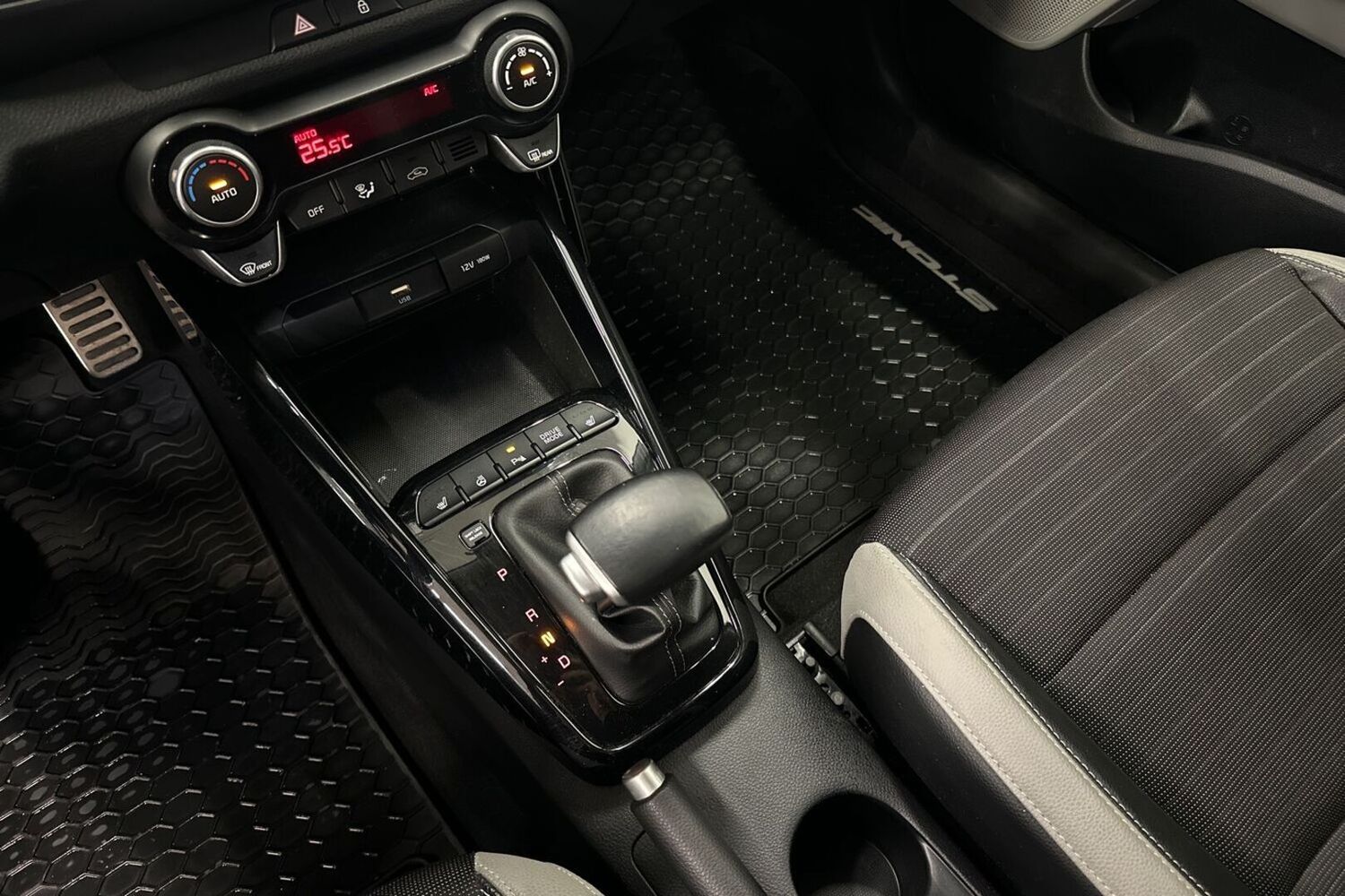 Kia Stonic vaihtoauto
