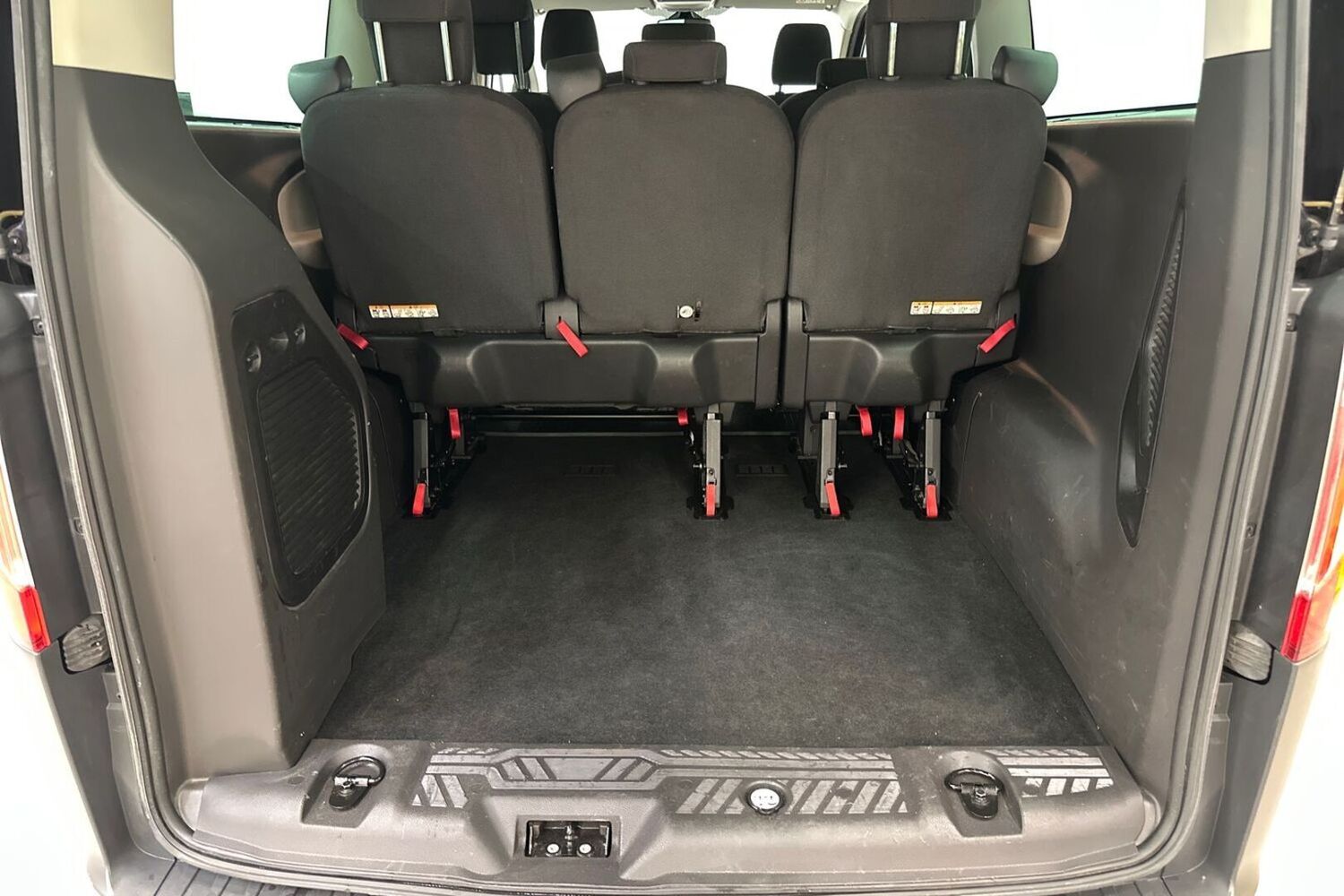 Ford Tourneo Custom vaihtoauto