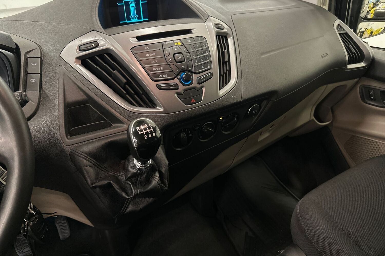 Ford Tourneo Custom vaihtoauto