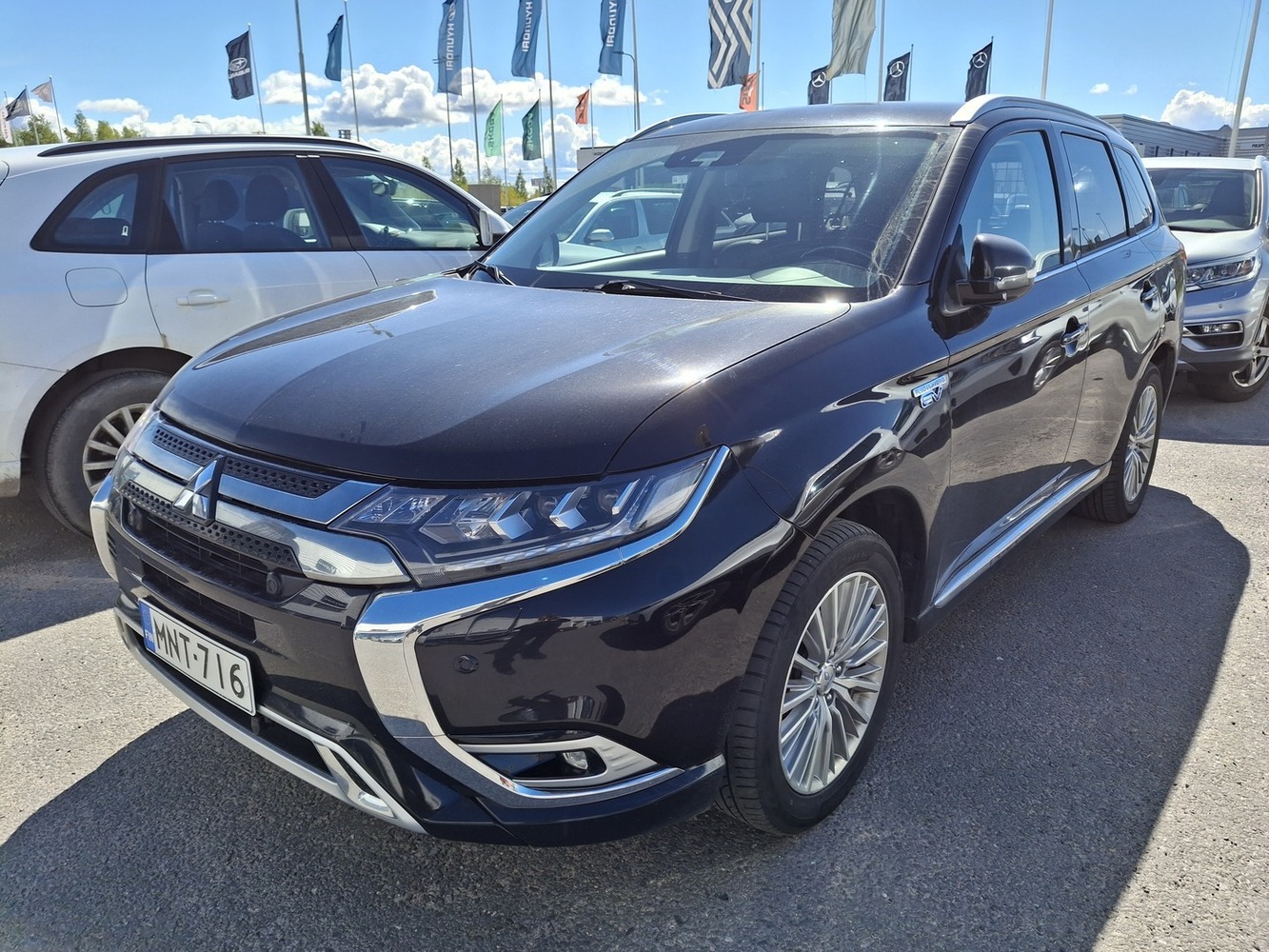 Mitsubishi Outlander PHEV vaihtoauto