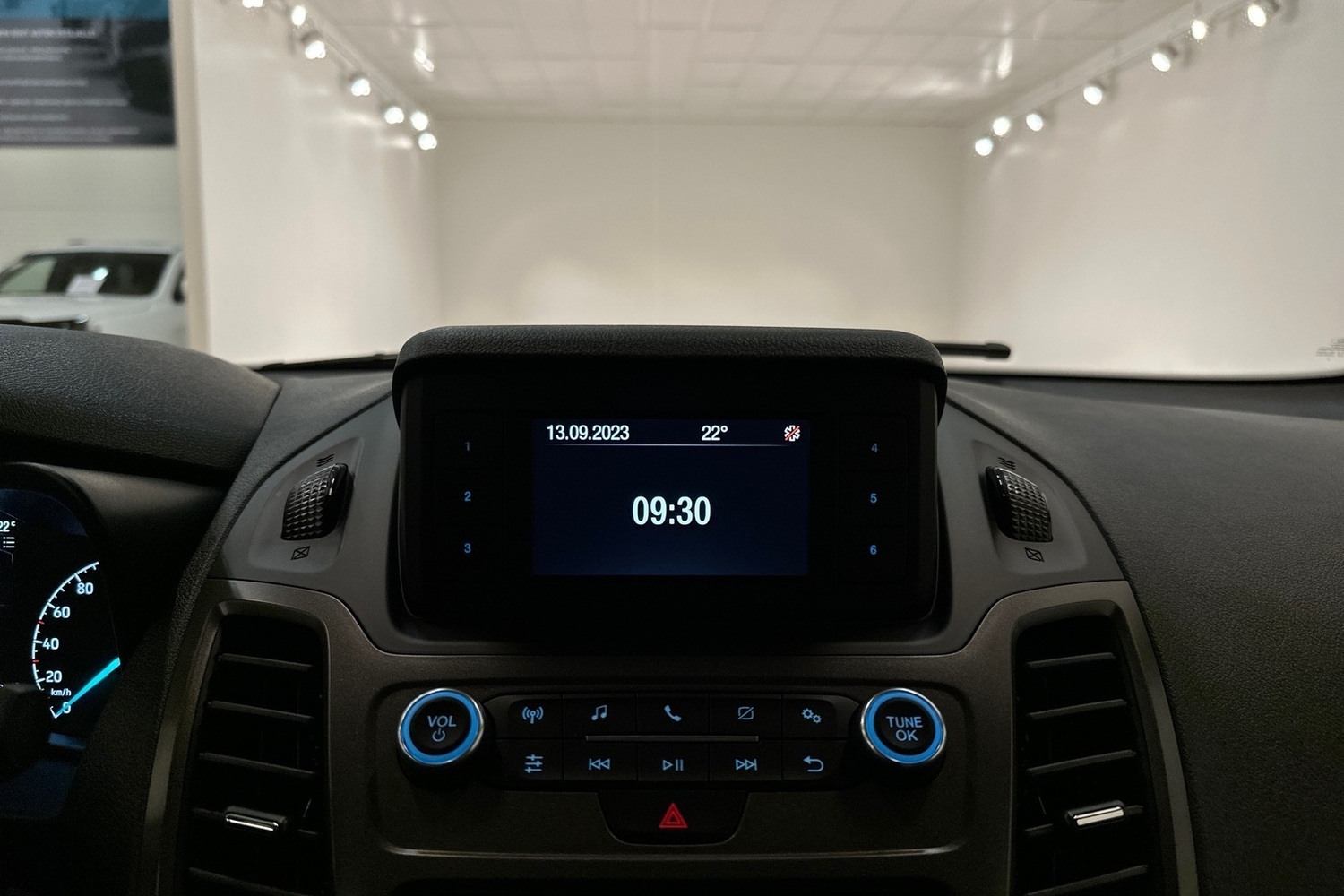 Ford Transit Connect vaihtoauto