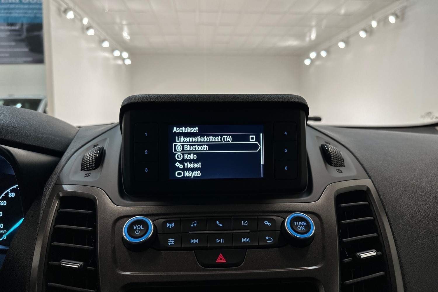 Ford Transit Connect vaihtoauto