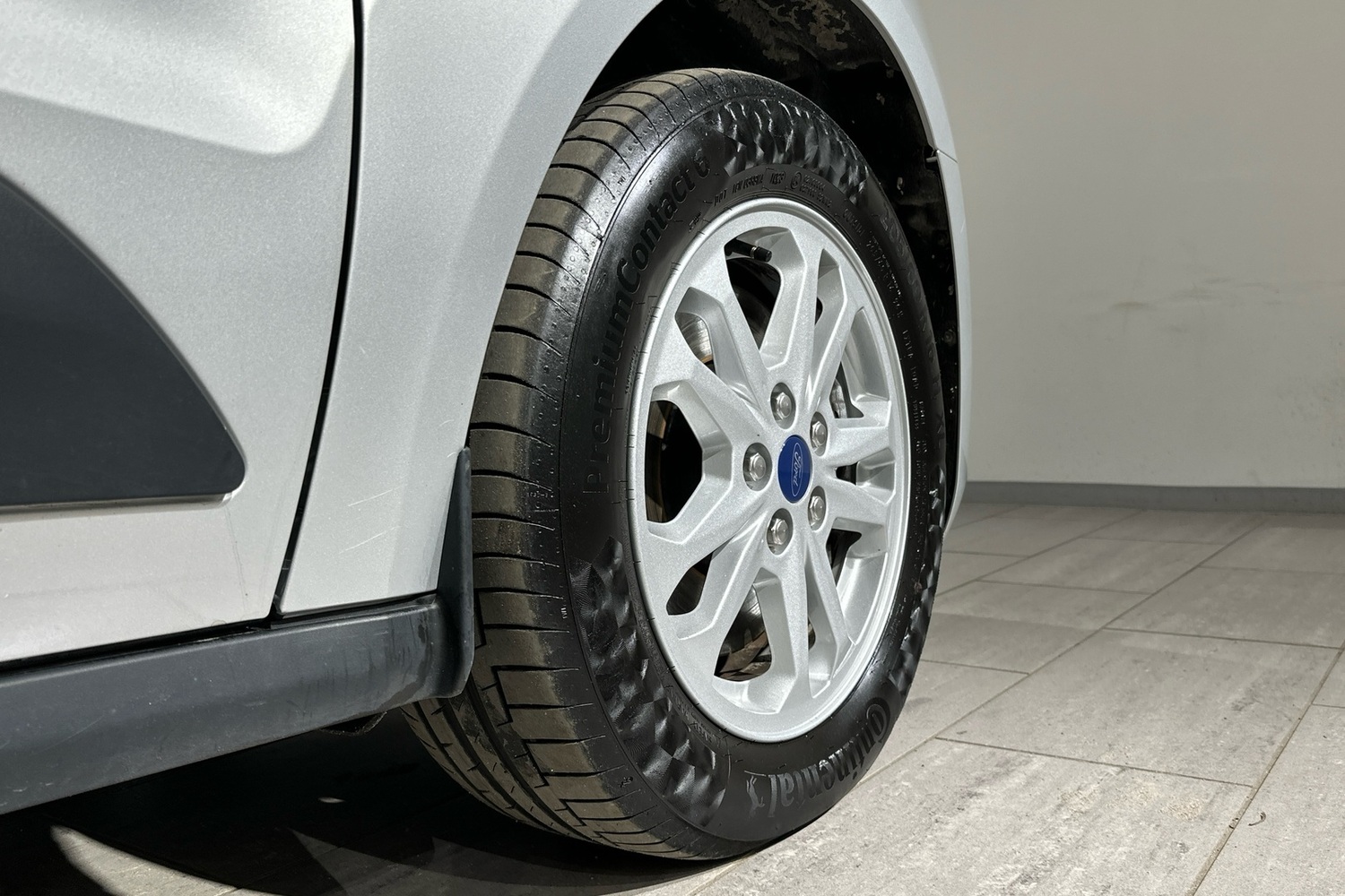 Ford Transit Connect vaihtoauto