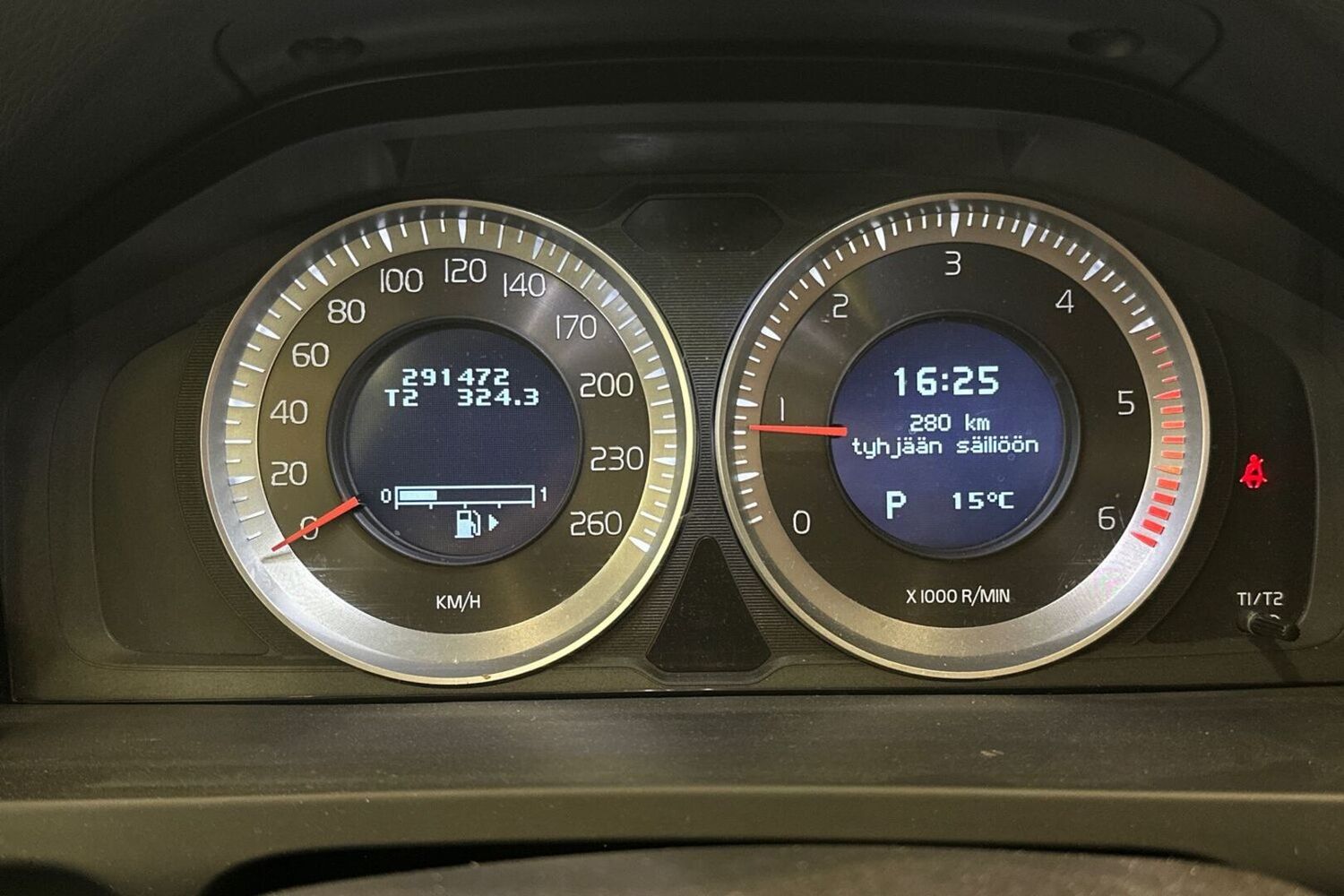 Volvo V60 vaihtoauto