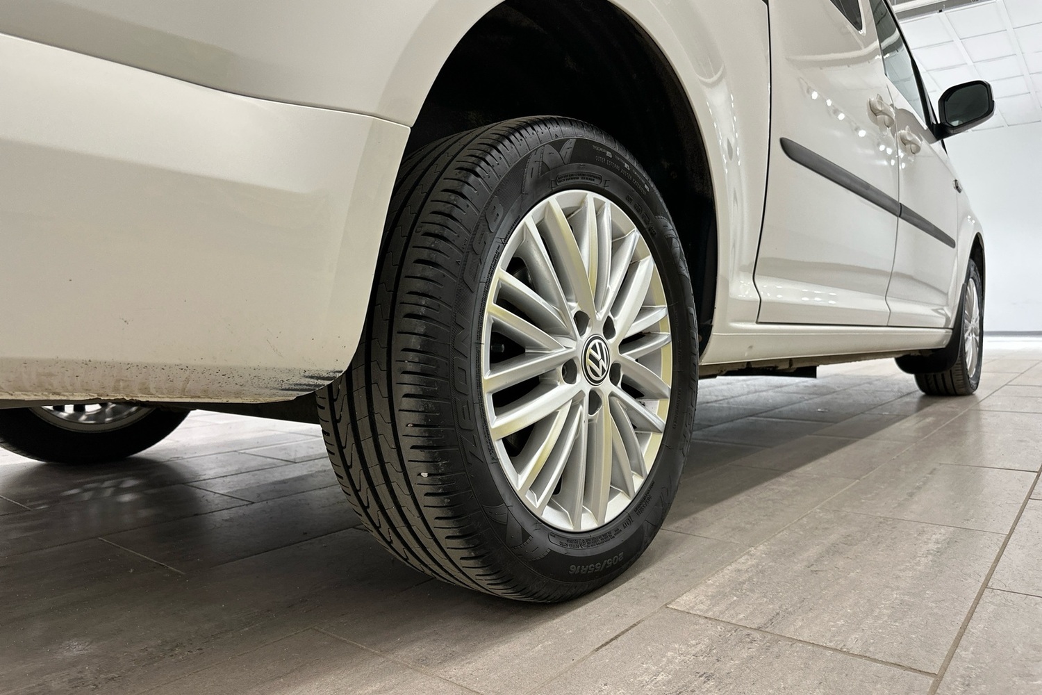 Volkswagen Caddy Maxi vaihtoauto