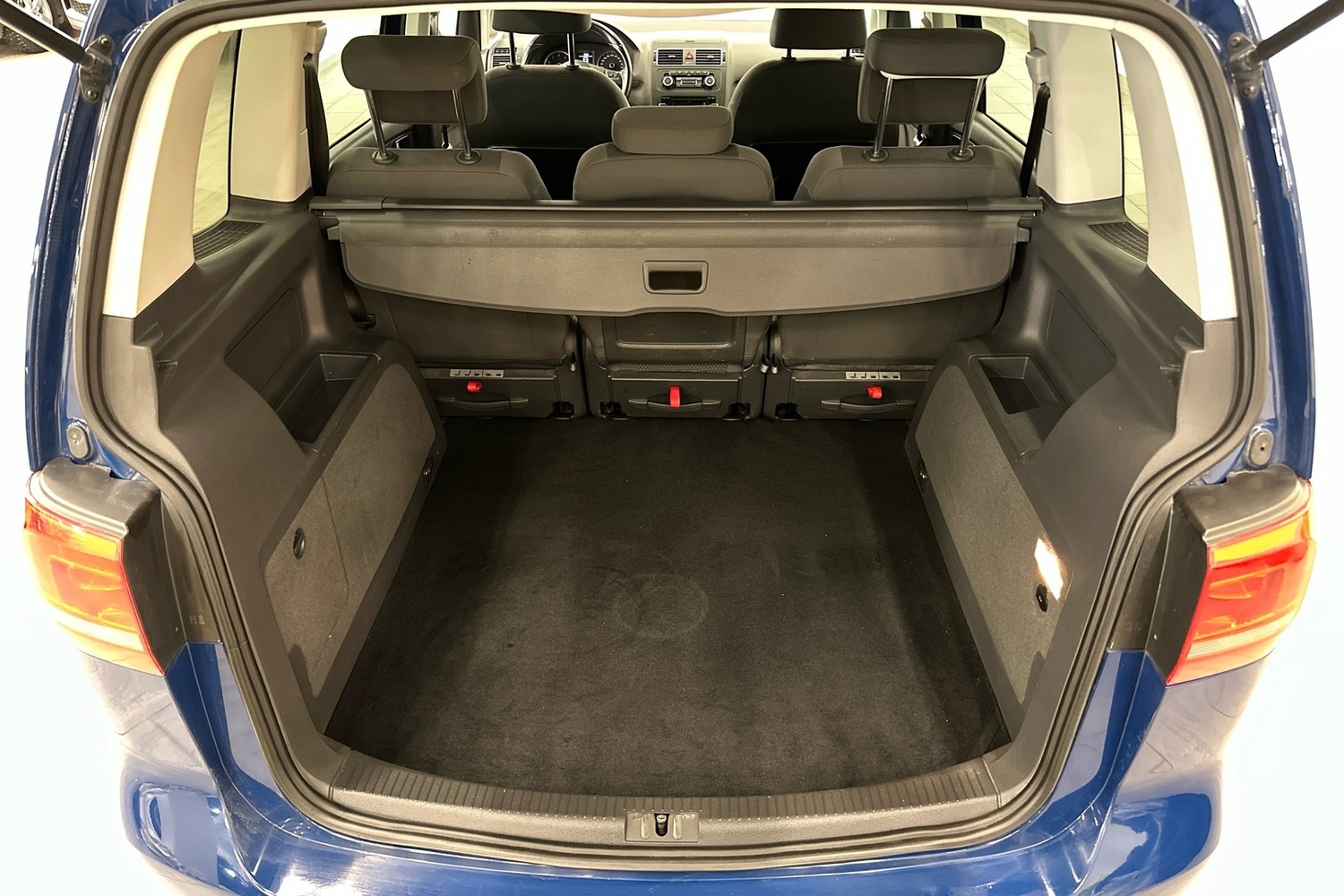 Volkswagen Touran vaihtoauto