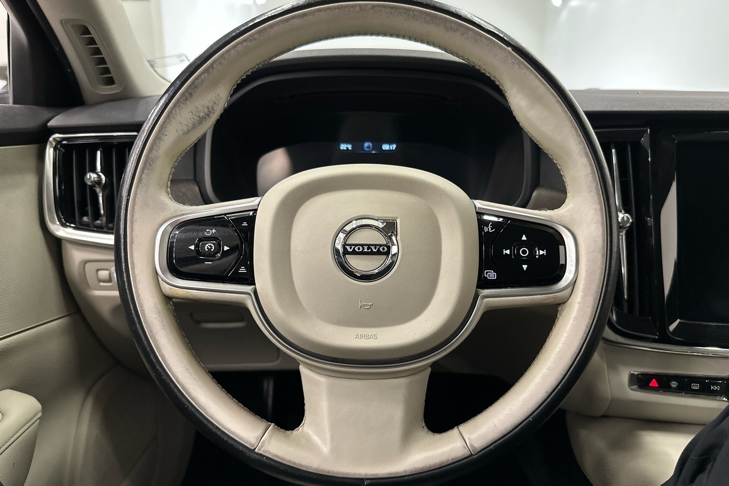 Volvo V90 Cross Country vaihtoauto