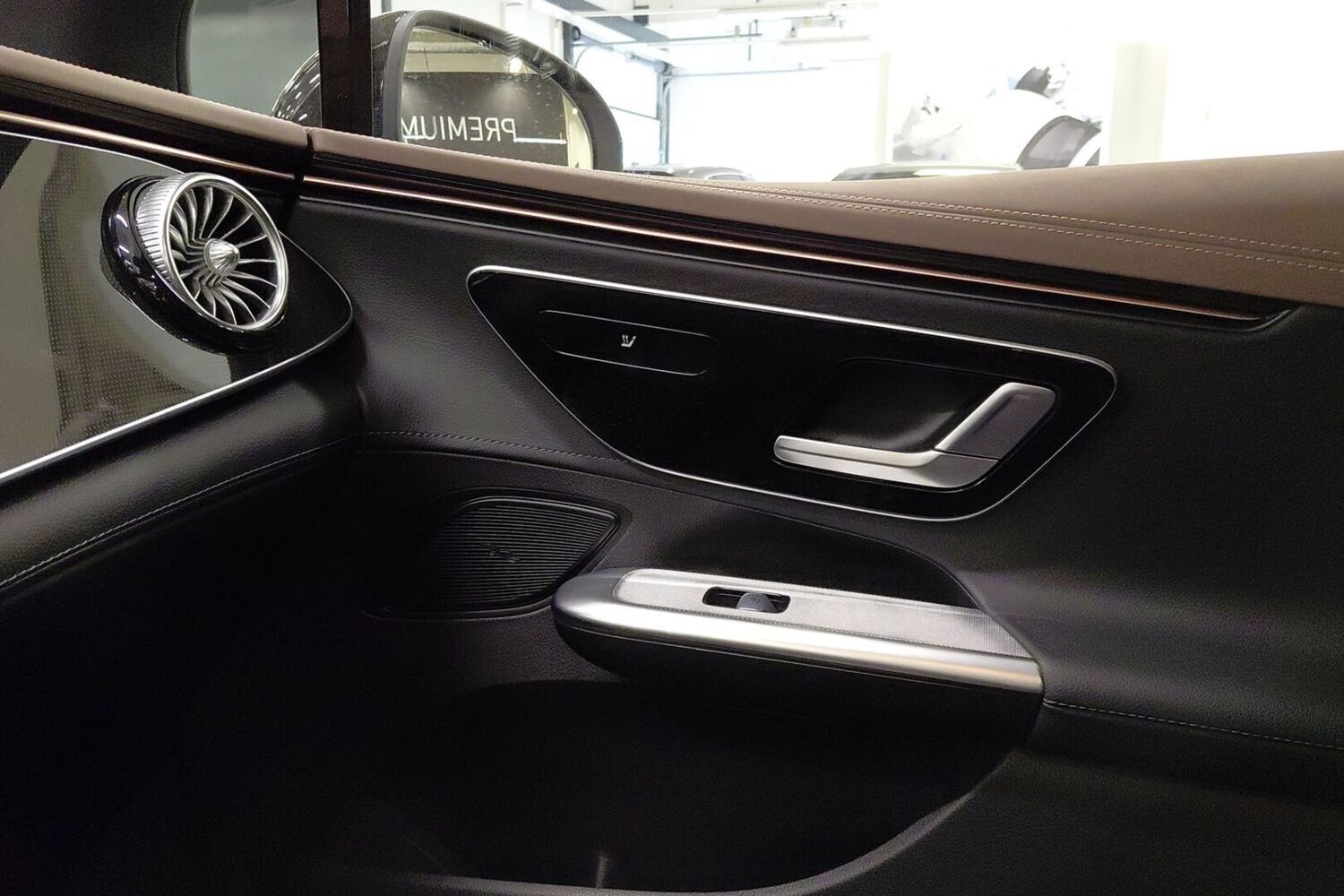 Mercedes-Benz EQE vaihtoauto
