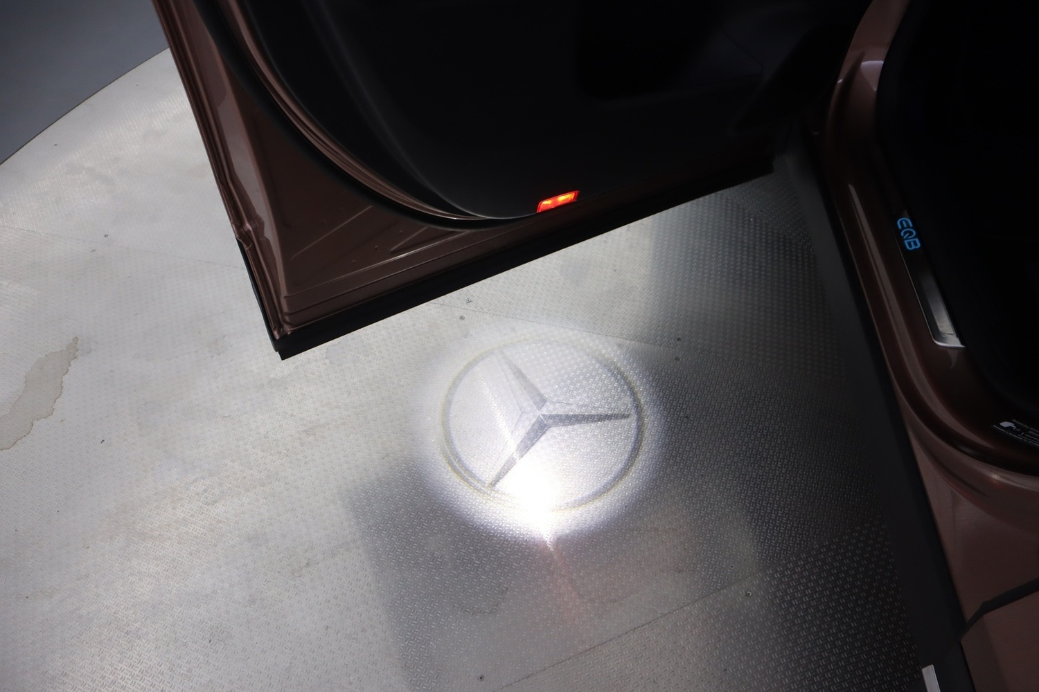 Mercedes-Benz EQB vaihtoauto
