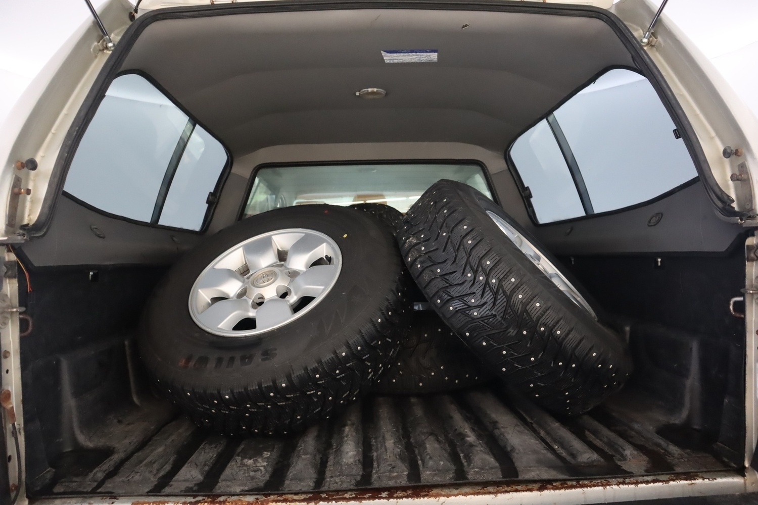 Toyota Hilux vaihtoauto