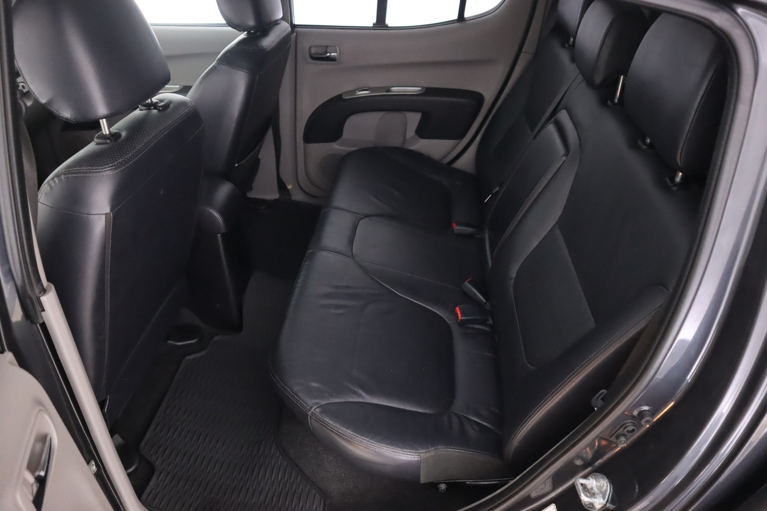Mitsubishi L200 vaihtoauto
