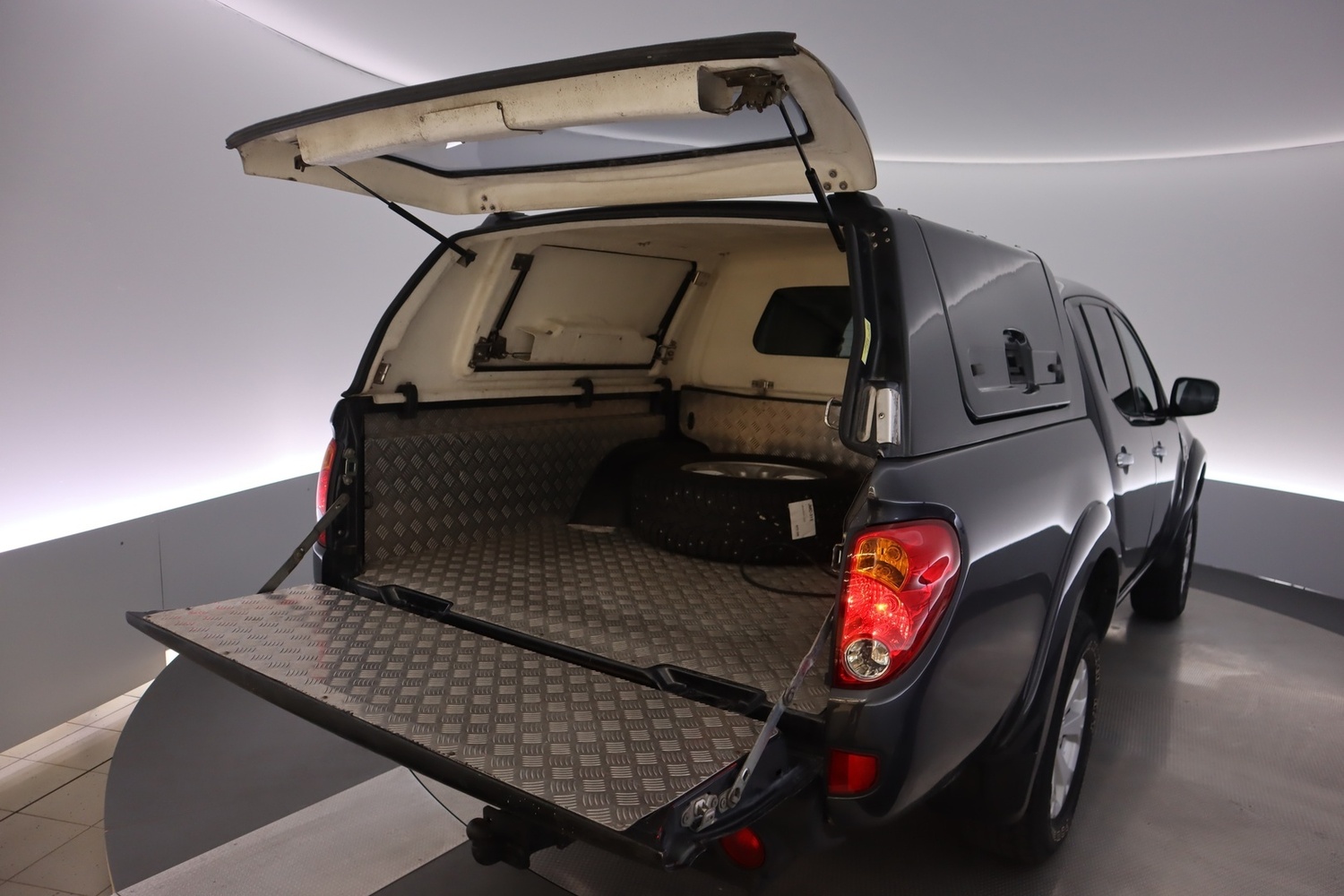 Mitsubishi L200 vaihtoauto