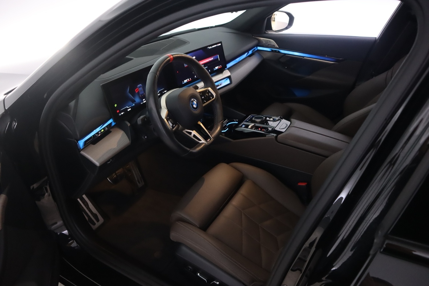 BMW i5 vaihtoauto