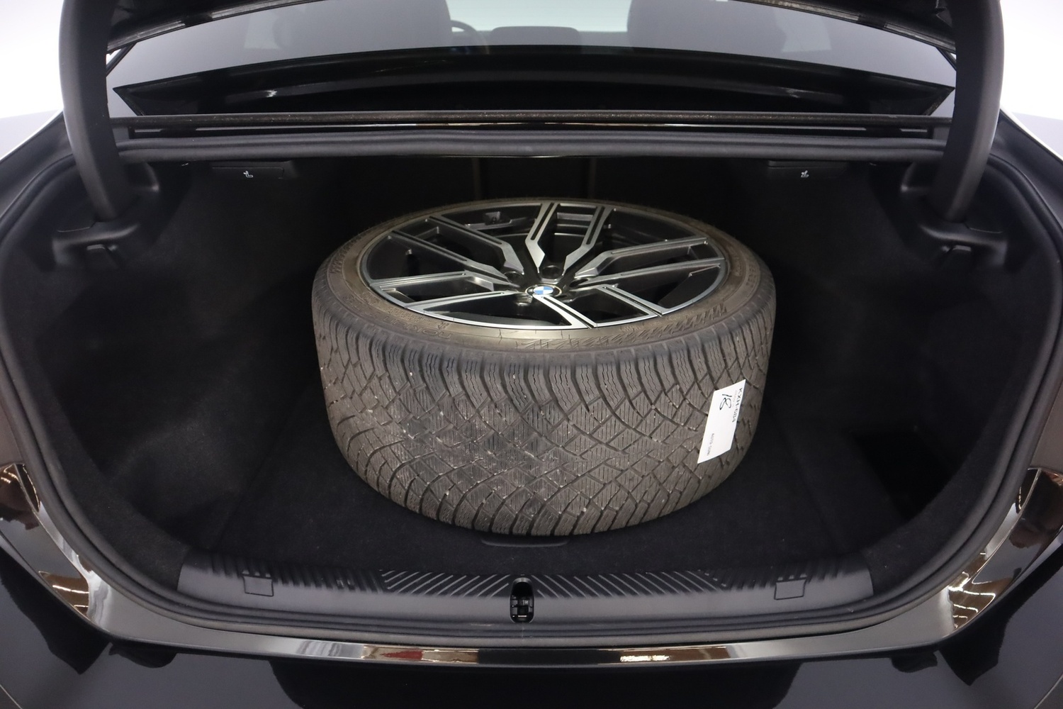 BMW i5 vaihtoauto
