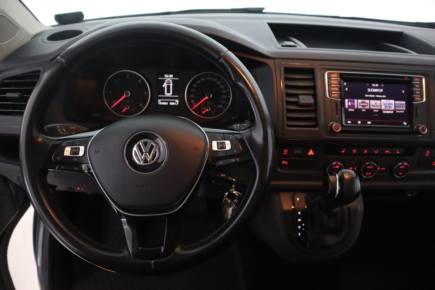 Volkswagen Caravelle vaihtoauto