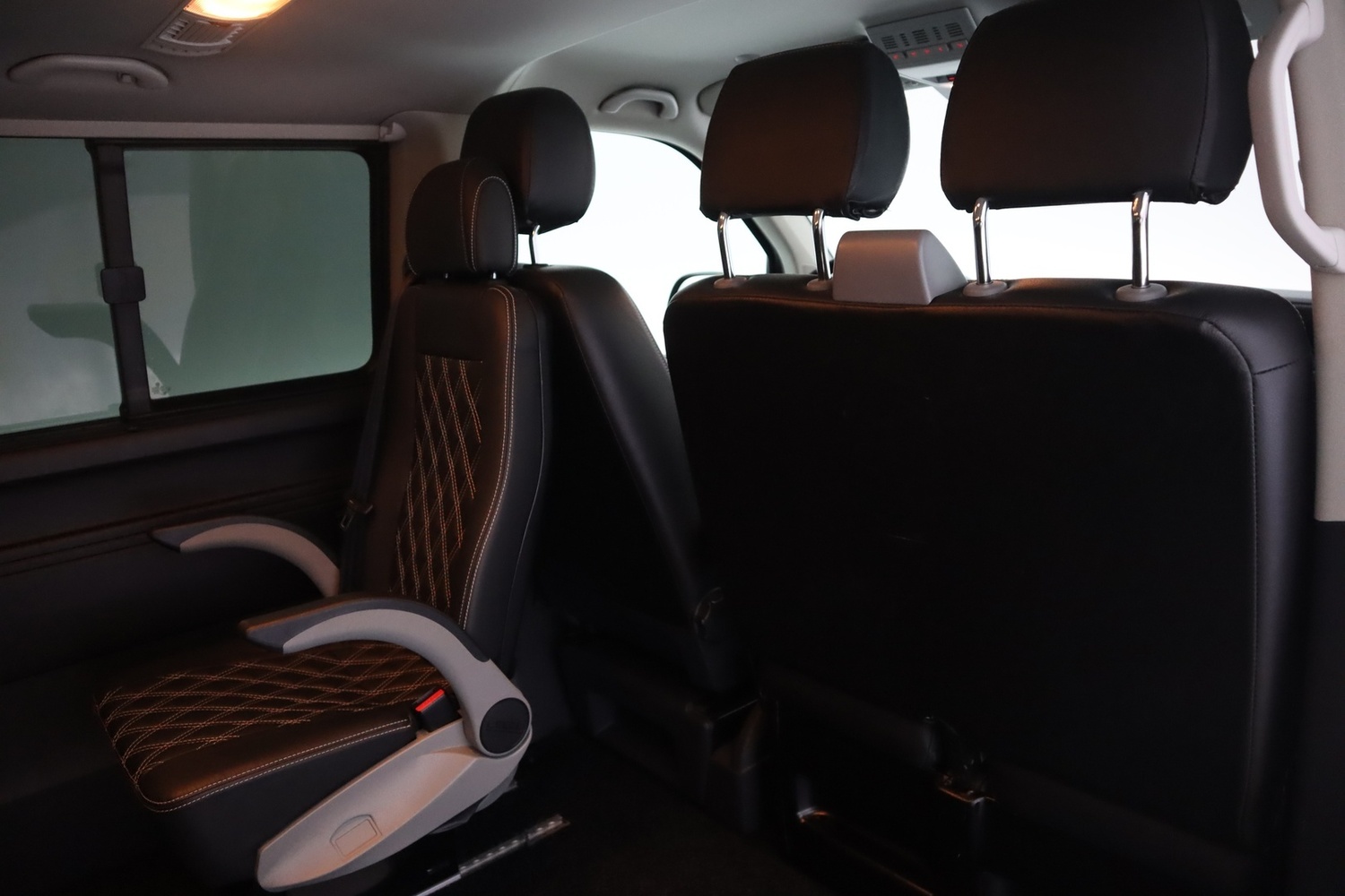 Volkswagen Caravelle vaihtoauto