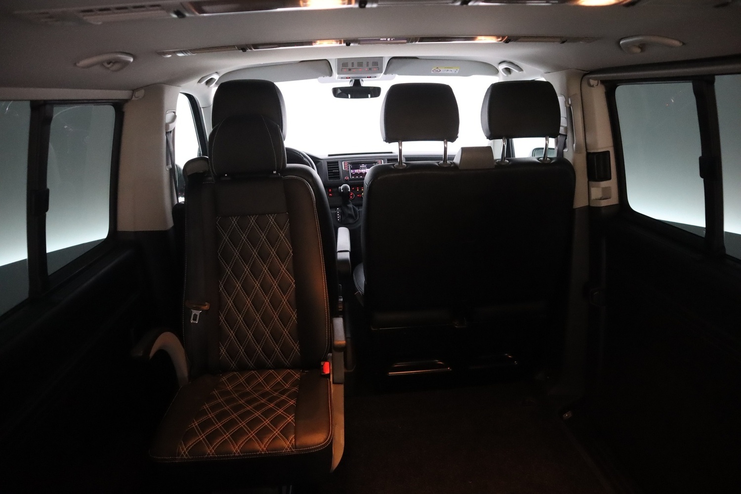 Volkswagen Caravelle vaihtoauto