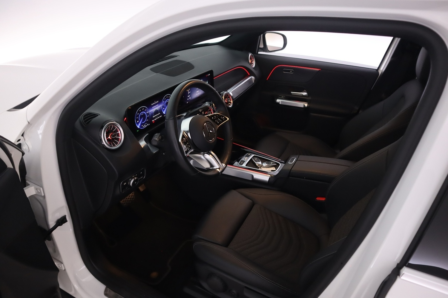 Mercedes-Benz EQB vaihtoauto
