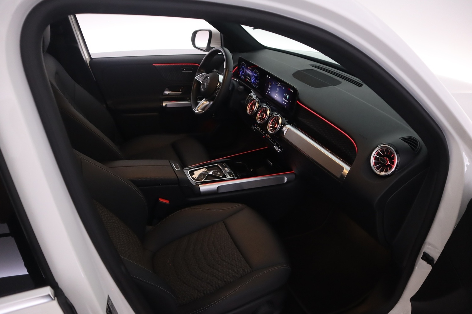 Mercedes-Benz EQB vaihtoauto