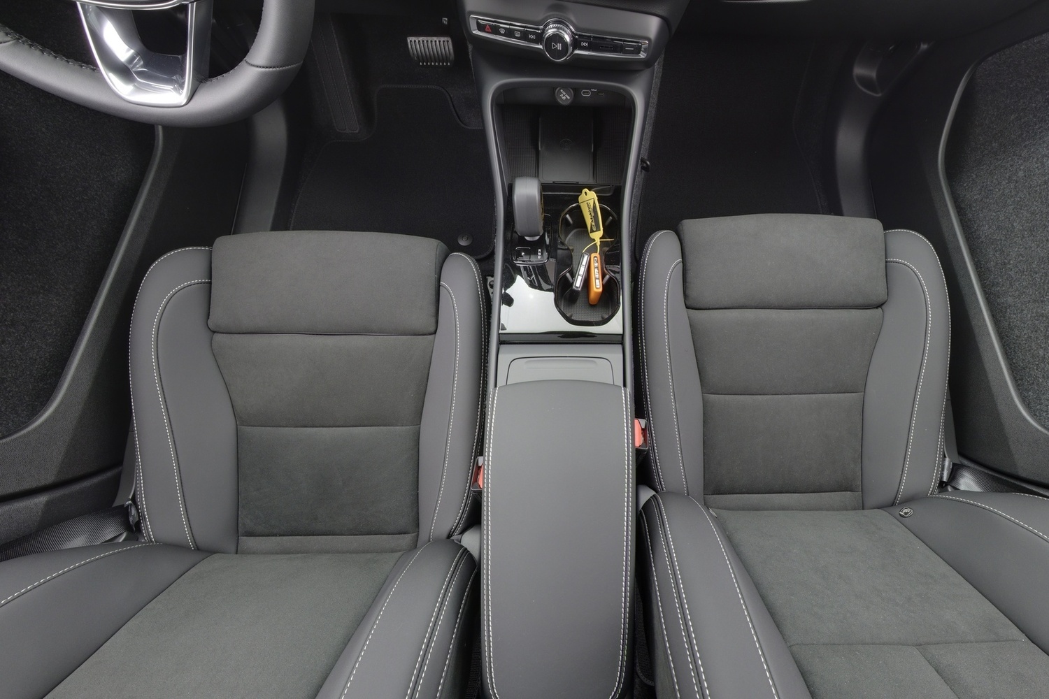 Volvo EX40 vaihtoauto
