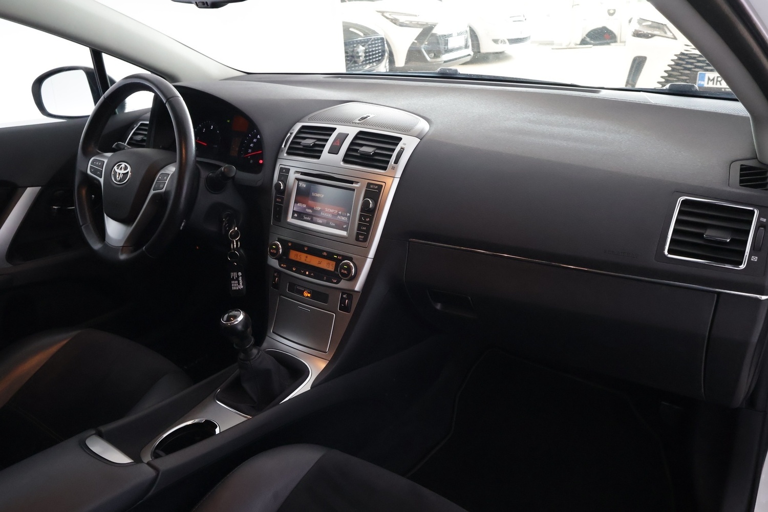 Toyota Avensis vaihtoauto