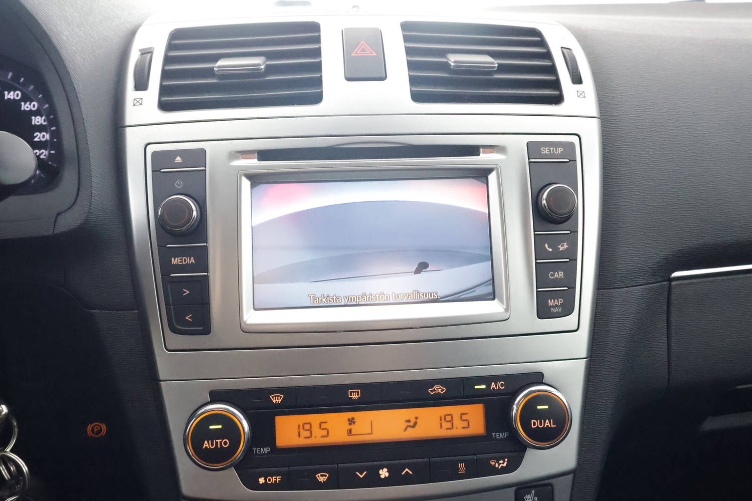 Toyota Avensis vaihtoauto