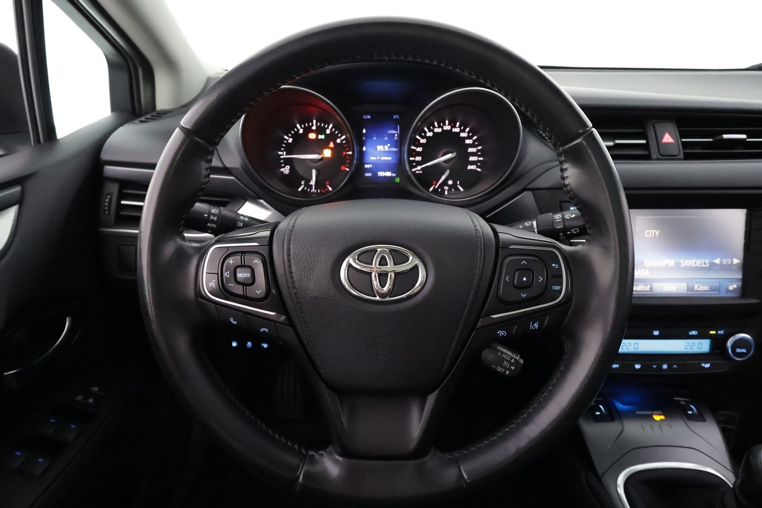 Toyota Avensis vaihtoauto
