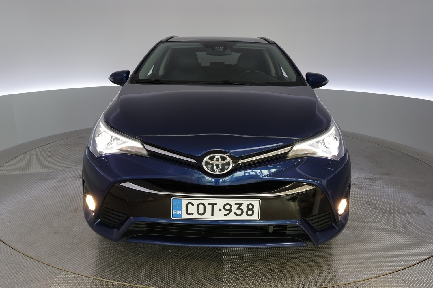 Toyota Avensis vaihtoauto