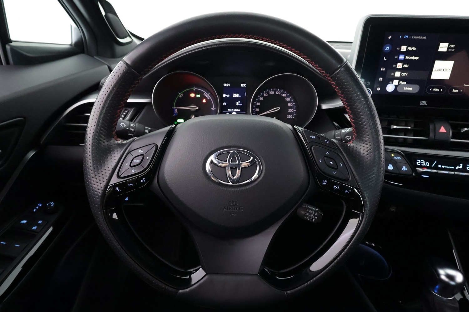 Toyota C-HR vaihtoauto