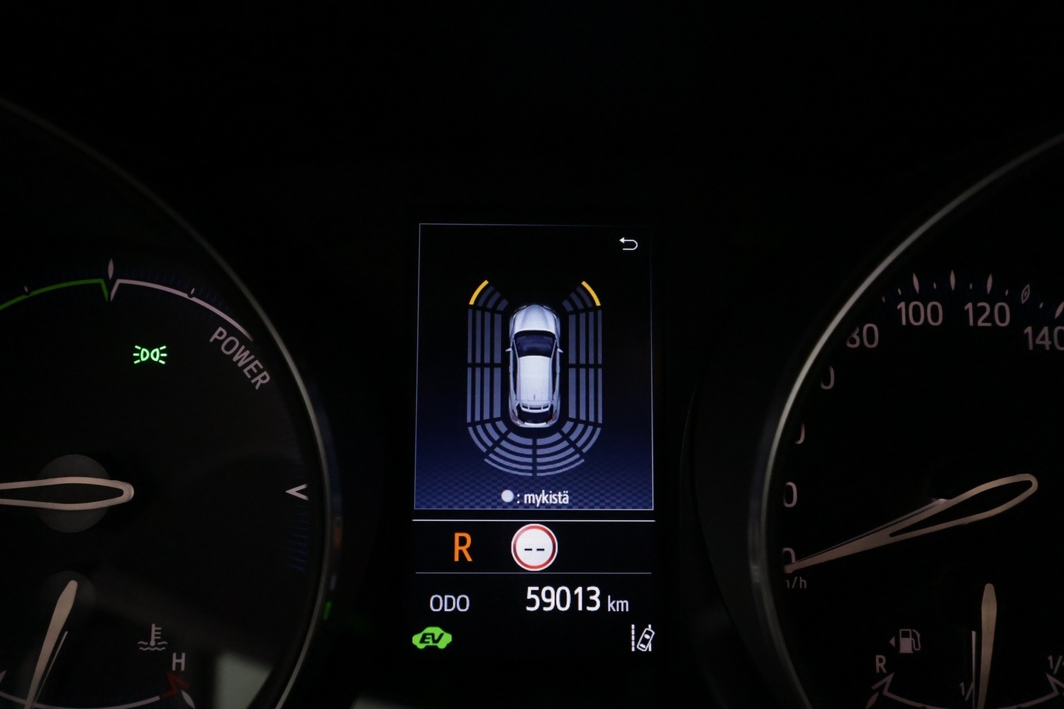 Toyota C-HR vaihtoauto