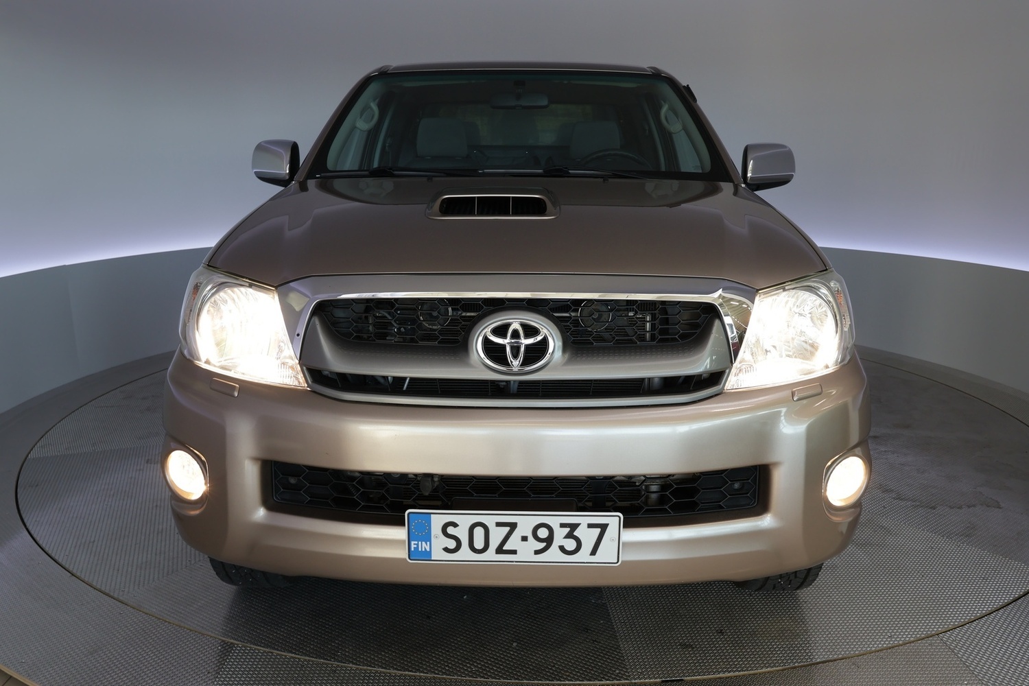 Toyota Hilux vaihtoauto