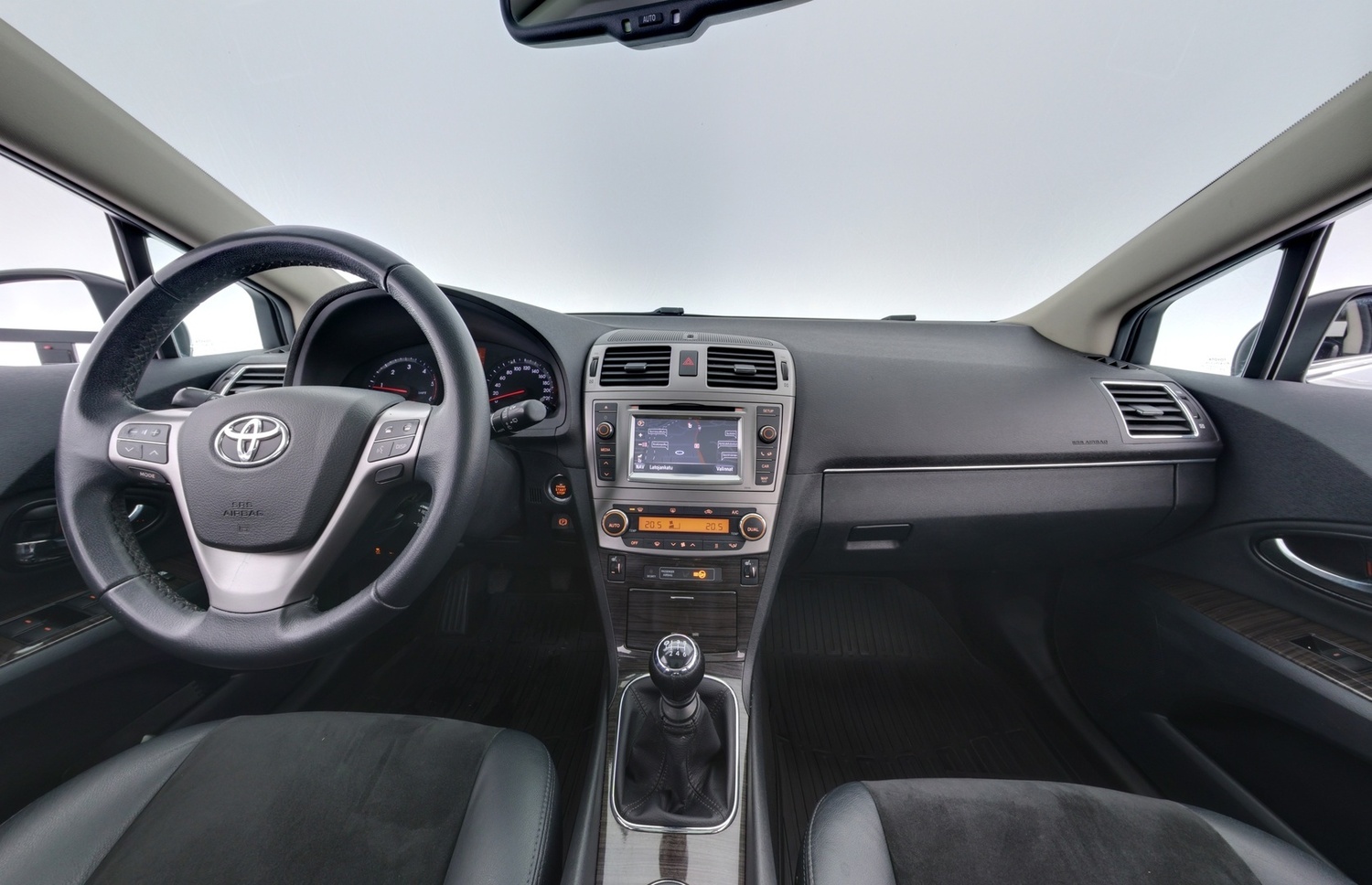 Toyota Avensis vaihtoauto