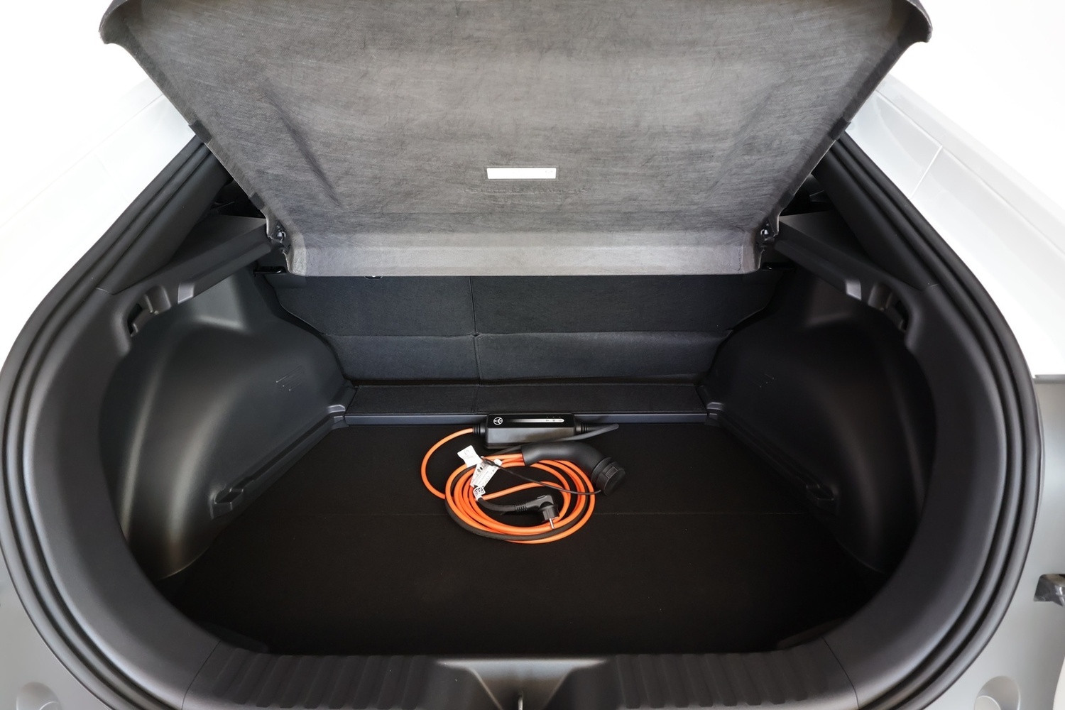 Toyota C-HR+ vaihtoauto