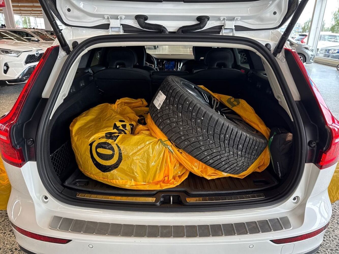 Volvo V60 vaihtoauto